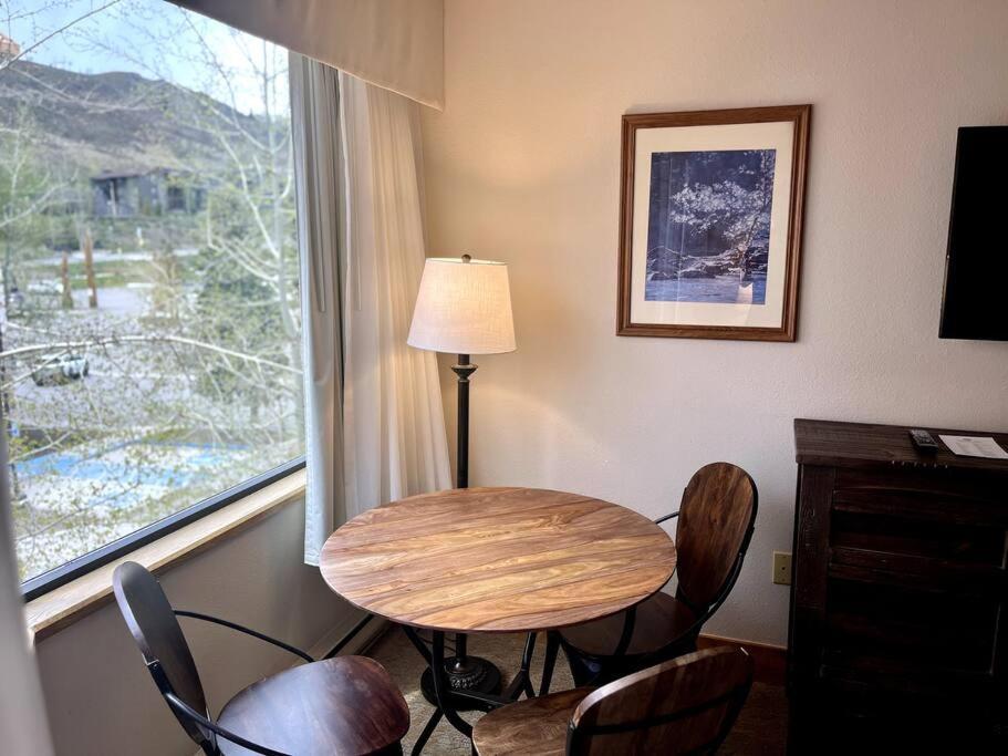 Mt Cb Mountain Side With King Bed, Hot Tub, Pool & Kitchen! Apartman Crested Butte Kültér fotó